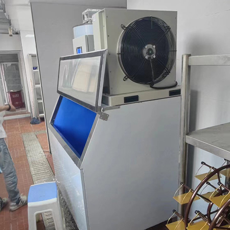 1吨片冰机交付浙江舟山某自助餐
